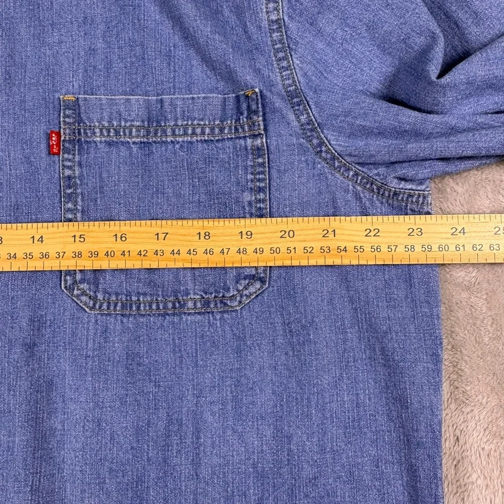 Levi's Denim Snap Shirt Medium Wash Button Up Unisex‎ L Coastal Cowgirl Western